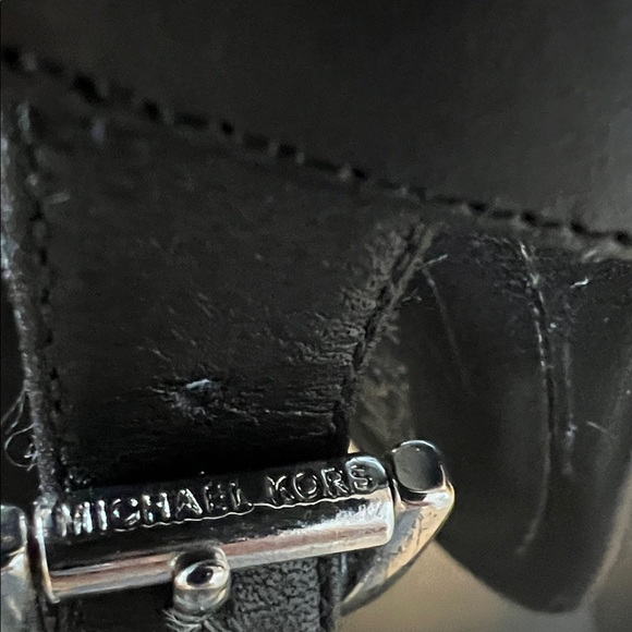 Michael Kors Black leather Sandals with Metallic Chain - Picture 8 of 8